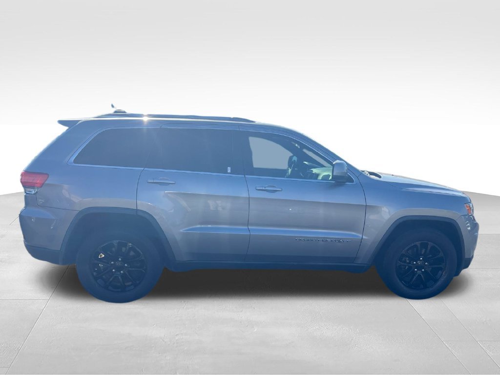 Used 2015 Silver Jeep Laredo image 7