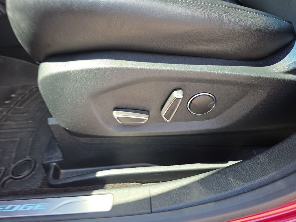 2018 Ford Edge Titanium - Photo 12