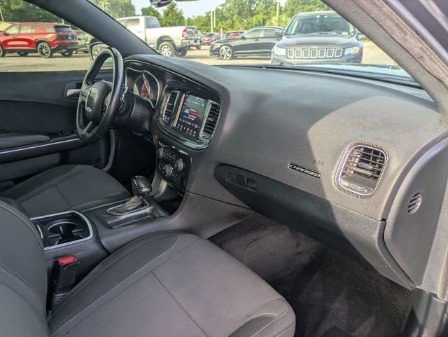 Used 2018 Gray Dodge V6 image 28