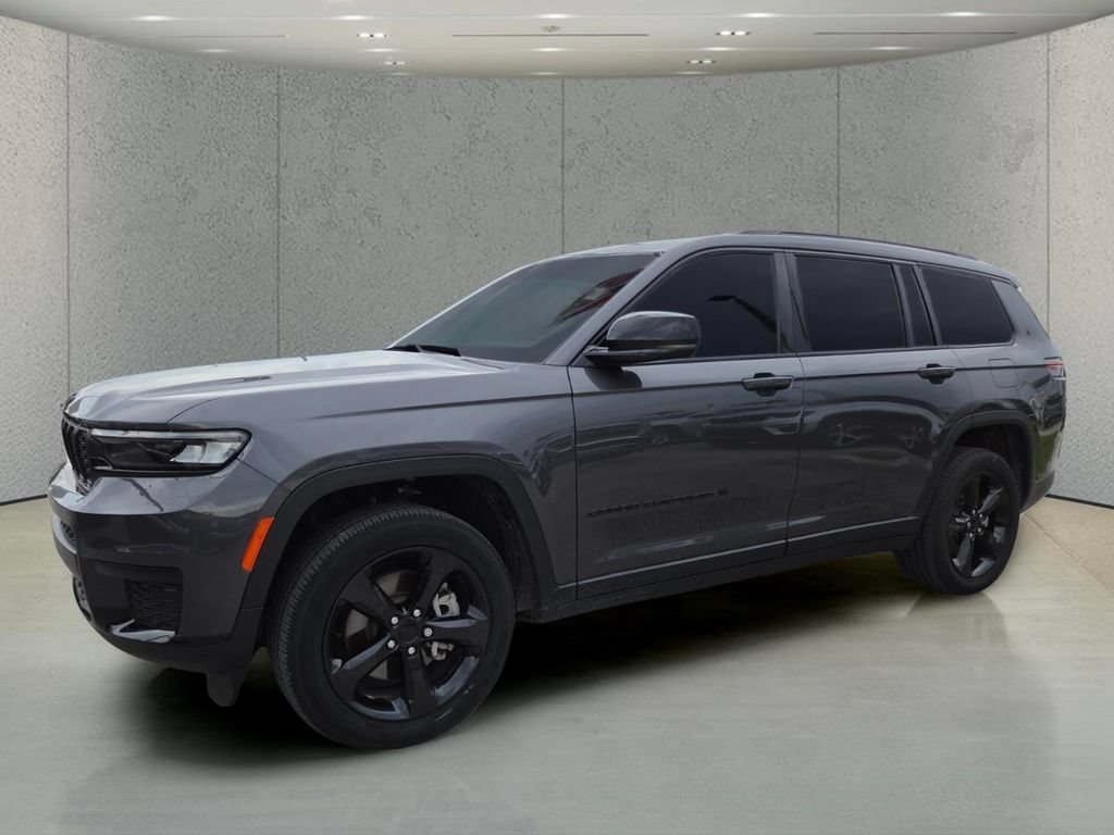 Used 2023 Baltic Gray Metallic Clearcoat Jeep Altitude image 10