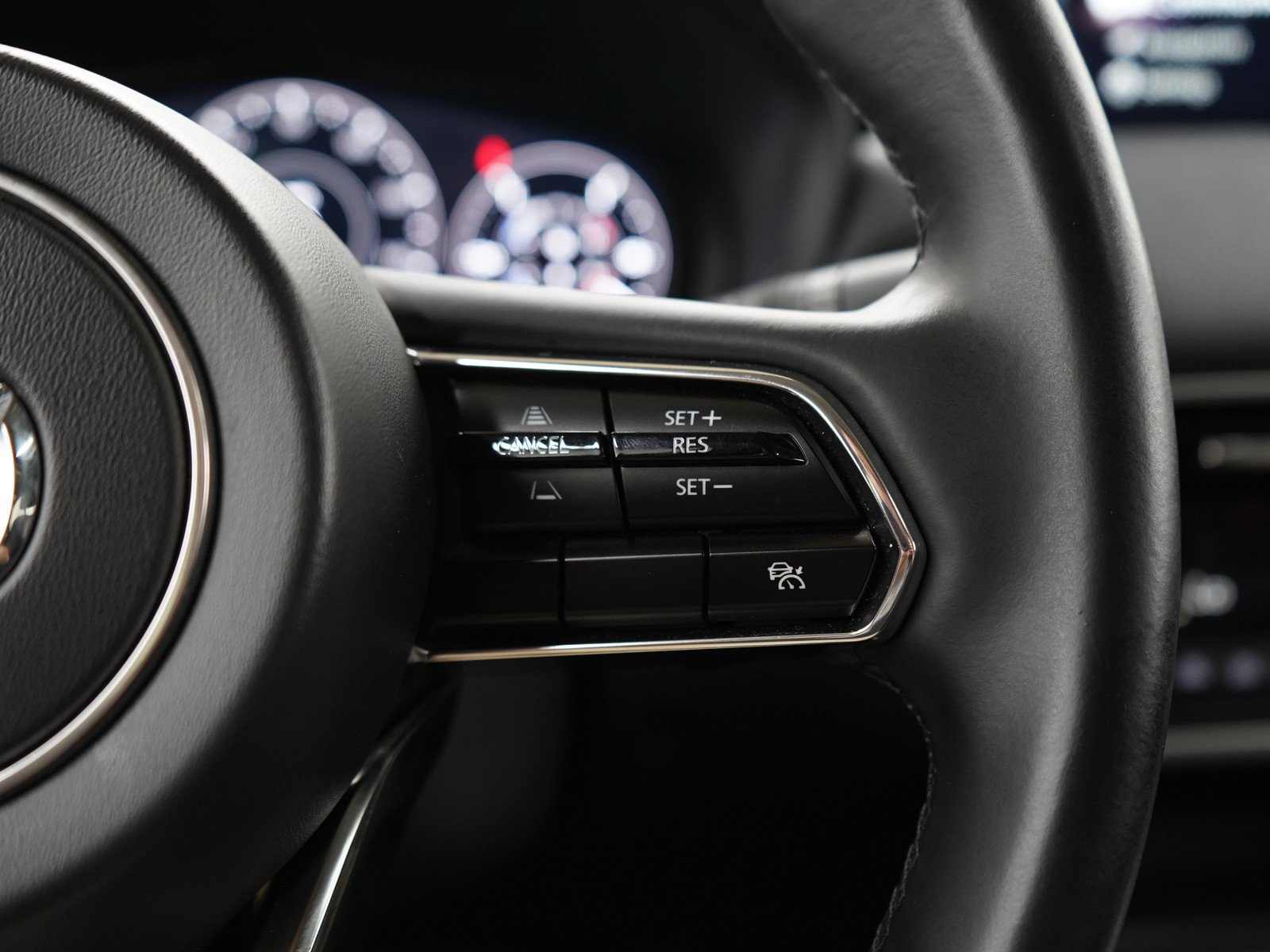 Used 2024  Mazda Preferred image 28