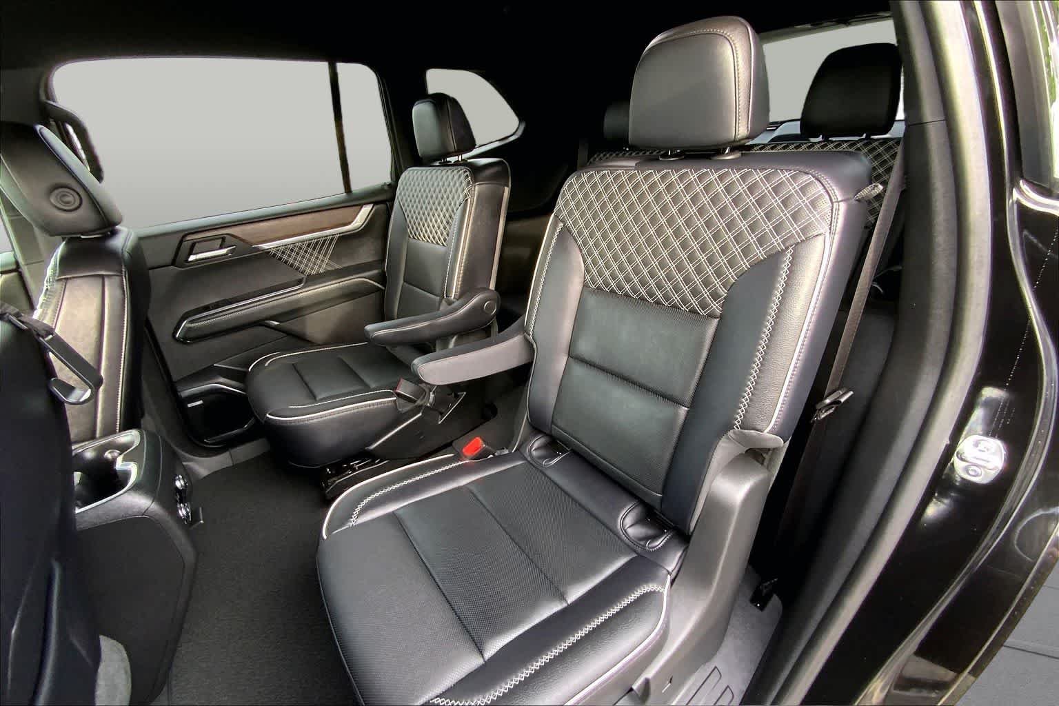 Used 2025 Ebony Twilight Metallic GMC FWD Denali image 20