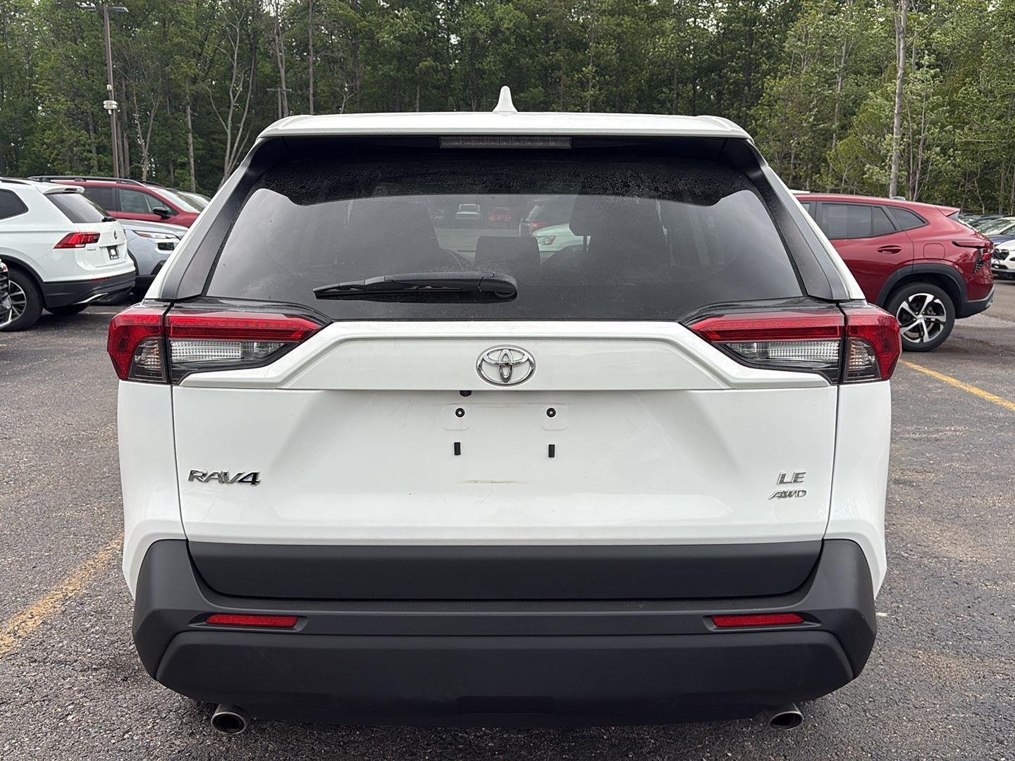 Used 2023 Ice Cap Toyota LE image 8