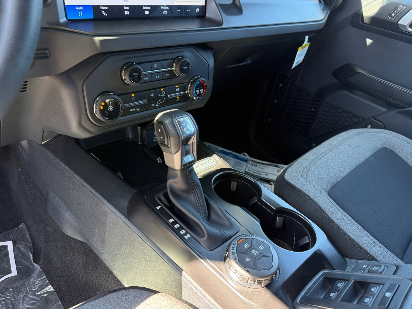 2025 Ford Bronco 4-Door Base - Photo 13