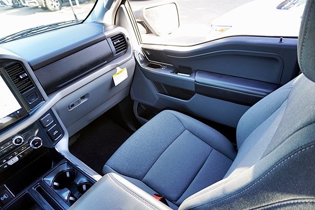 Used 2024 Gray Ford XLT image 30