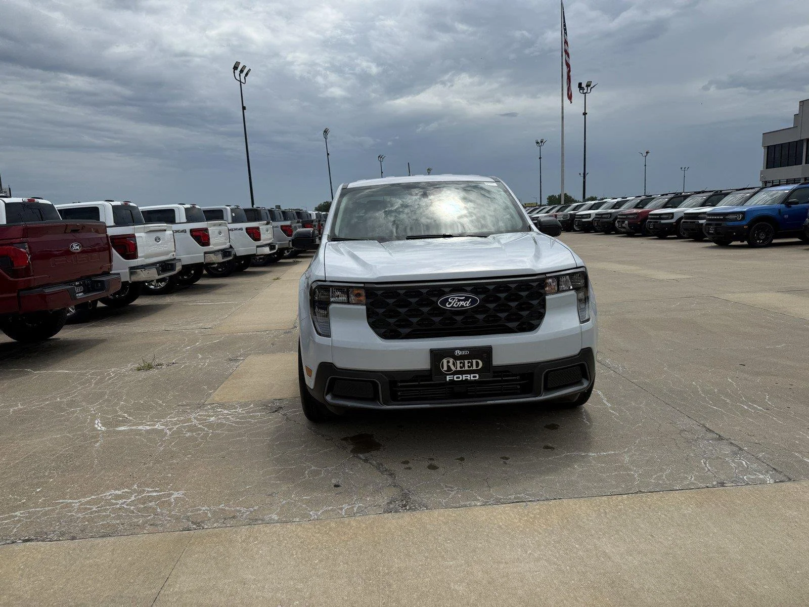 New 2026 Space White Metallic Ford XLT image 3
