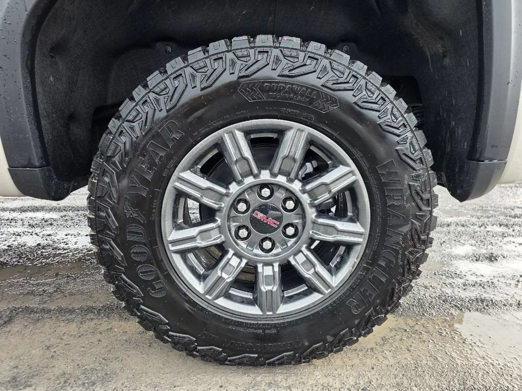 2026 GMC Sierra 1500 AT4X - Photo 17