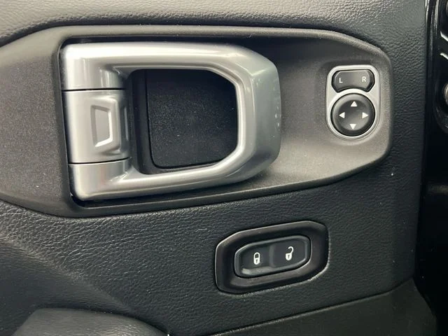 Used 2018 Black Jeep Unlimited Sahara image 23