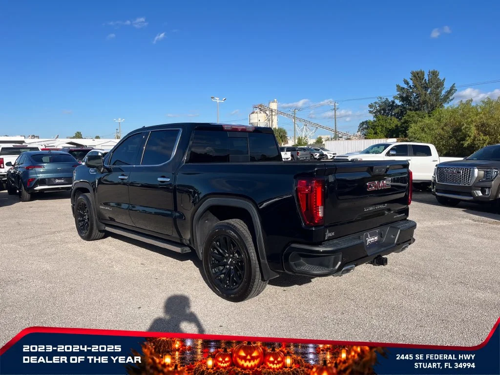 New 2026 Summit White GMC Elevation image 5