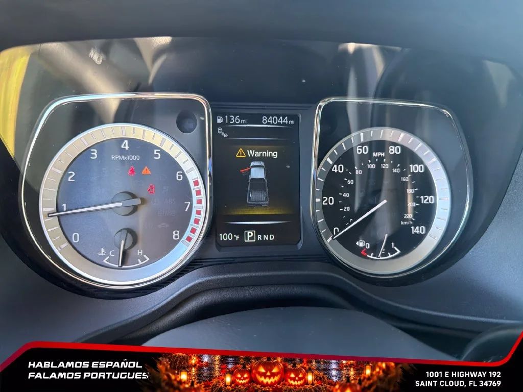 Used 2017  Nissan SV image 9
