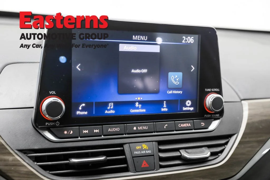 Used 2024 Silver Nissan 2.5 SV image 19