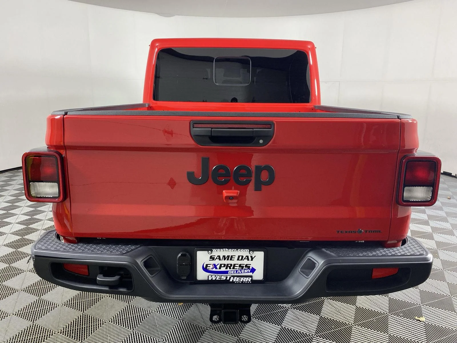 Used 2025 Firecracker Red Clearcoat Jeep Texas Trail image 6