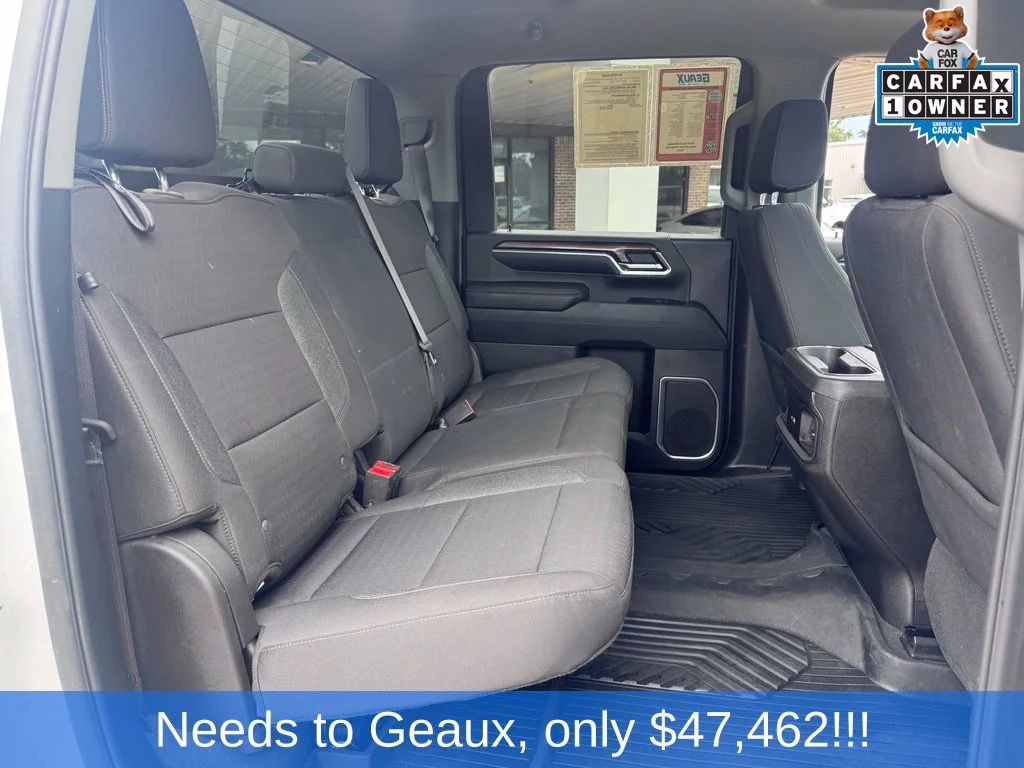 Used 2024 White Chevrolet LT image 25