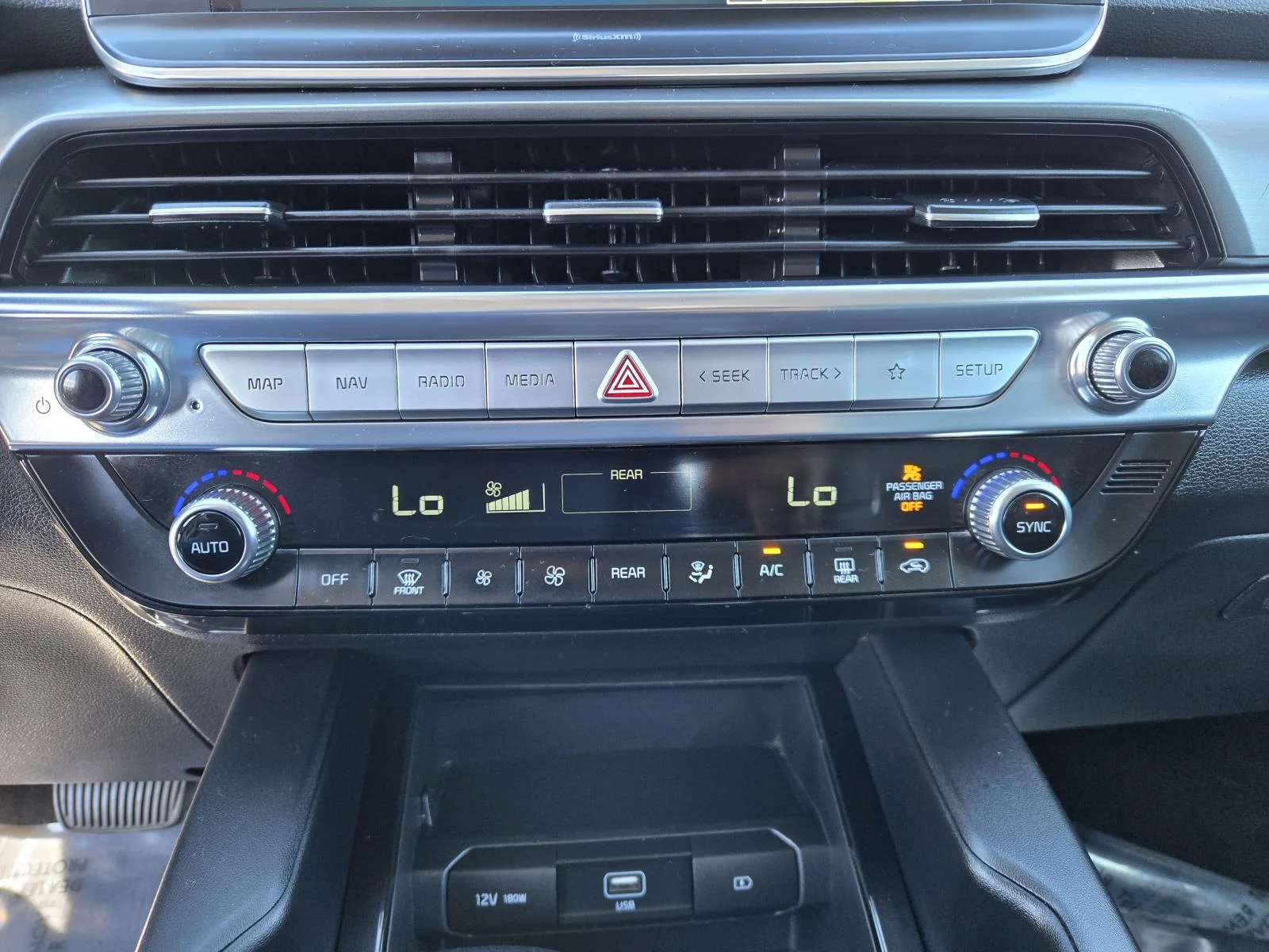 Used 2022 Everlasting Silver Kia LX AWD image 13