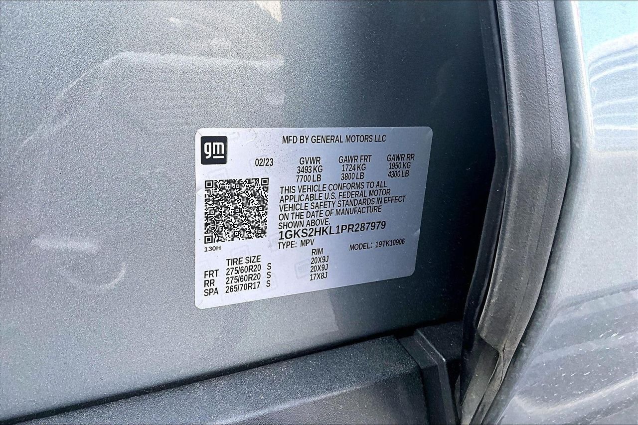 Used 2023 Sterling Metallic GMC 4WD AT4 image 3
