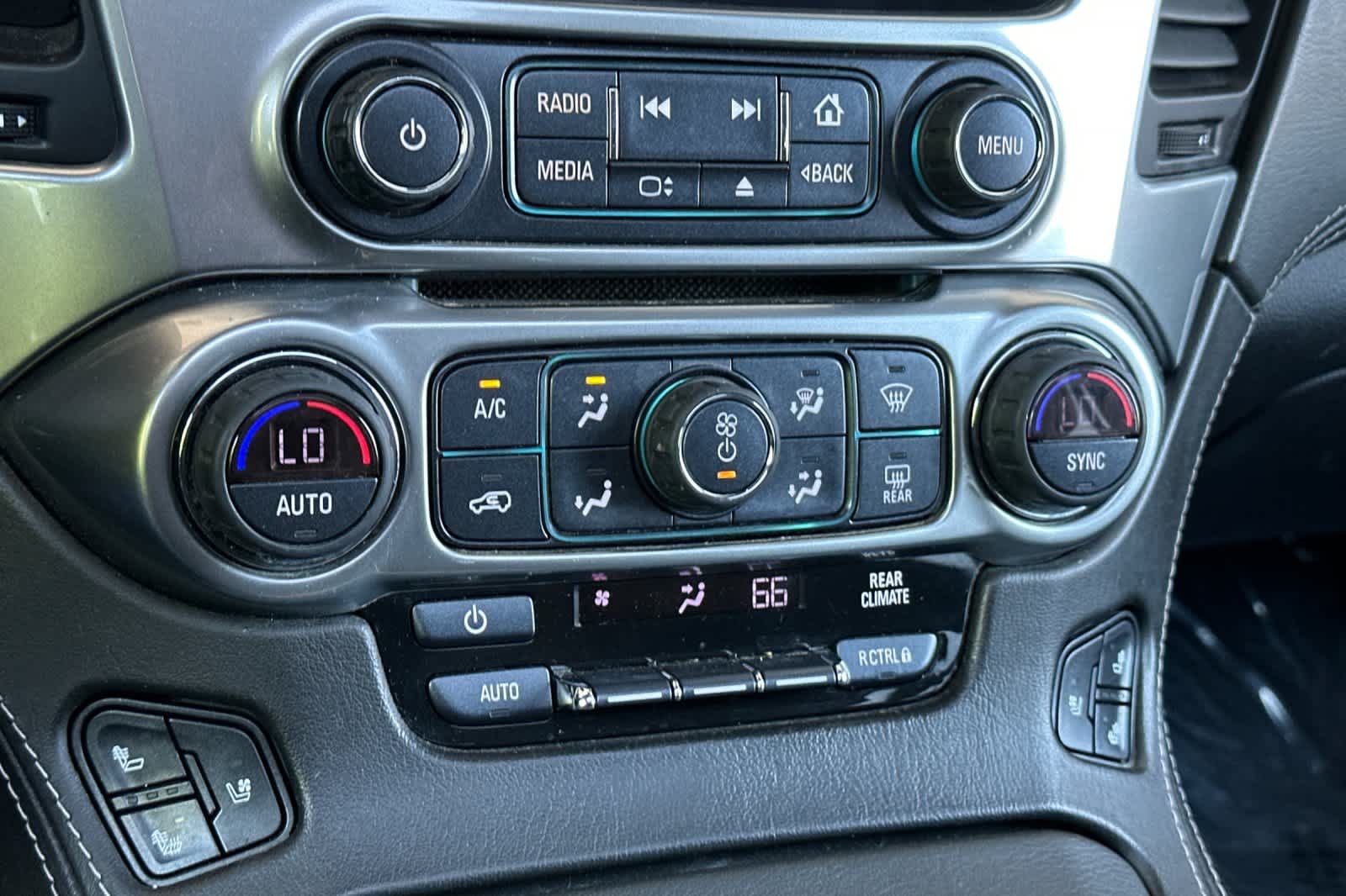 Used 2019 Black Chevrolet Premier image 24