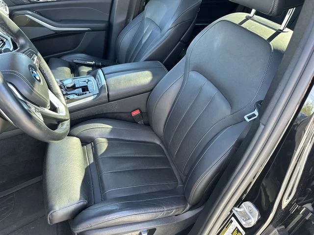 Used 2022 Black BMW xDrive45e image 15