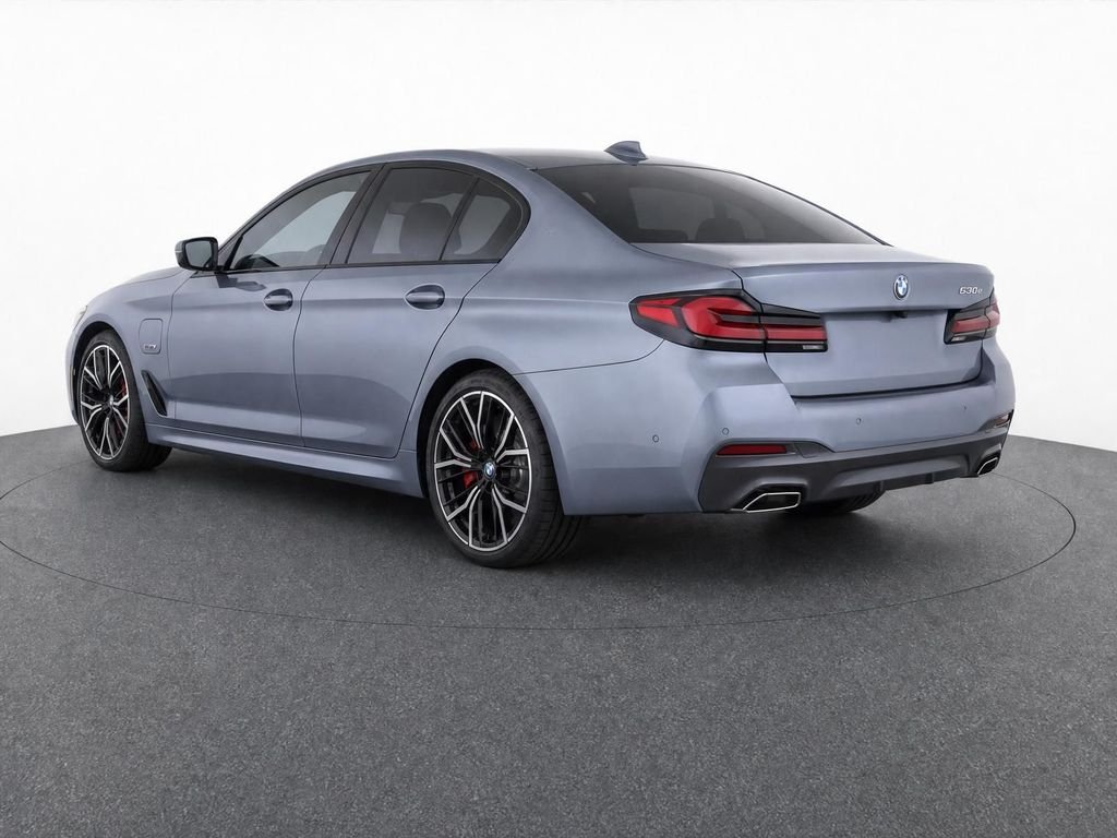Used 2022 Bluestone Metallic BMW 530e iPerformance image 5