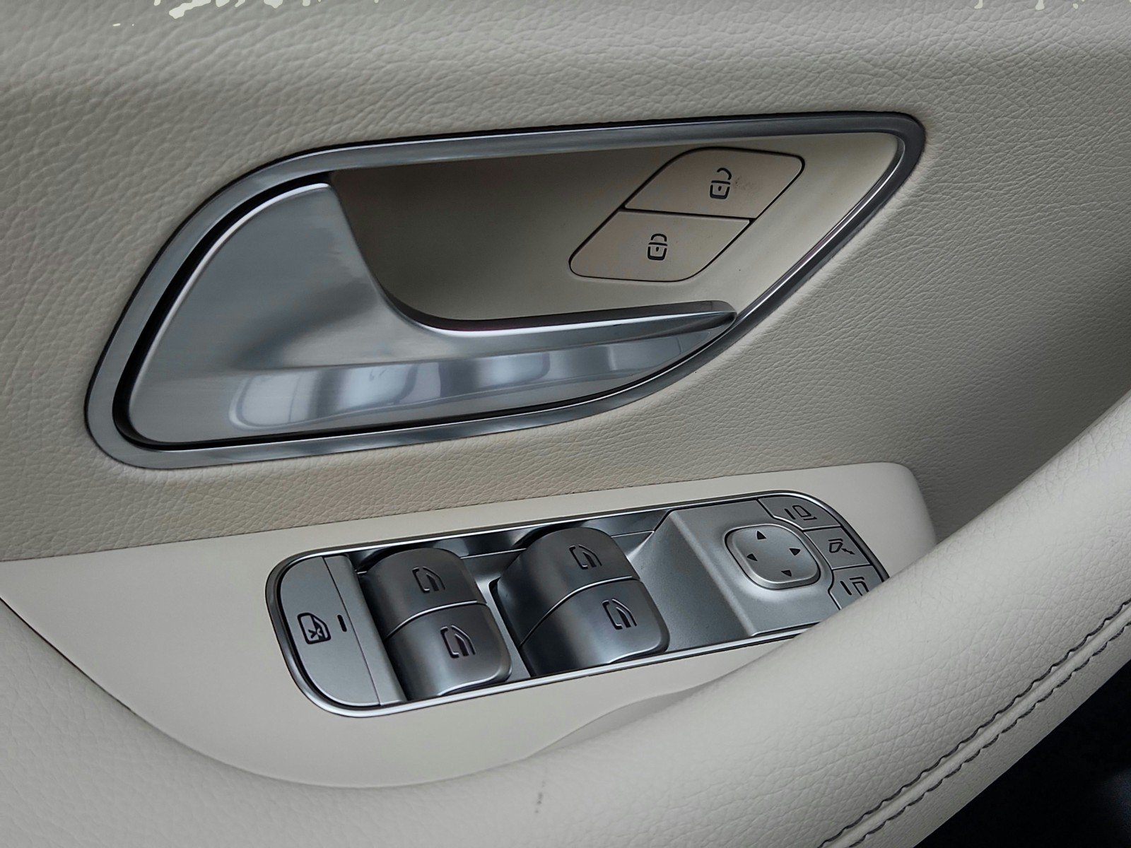 Certified Used 2026 Polar White Mercedes-Benz GLE 350 image 30