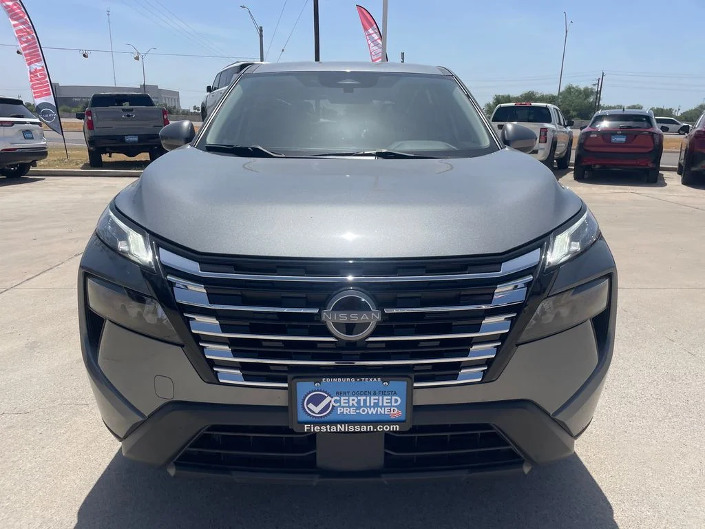 Used 2024 Gray Nissan SV image 8