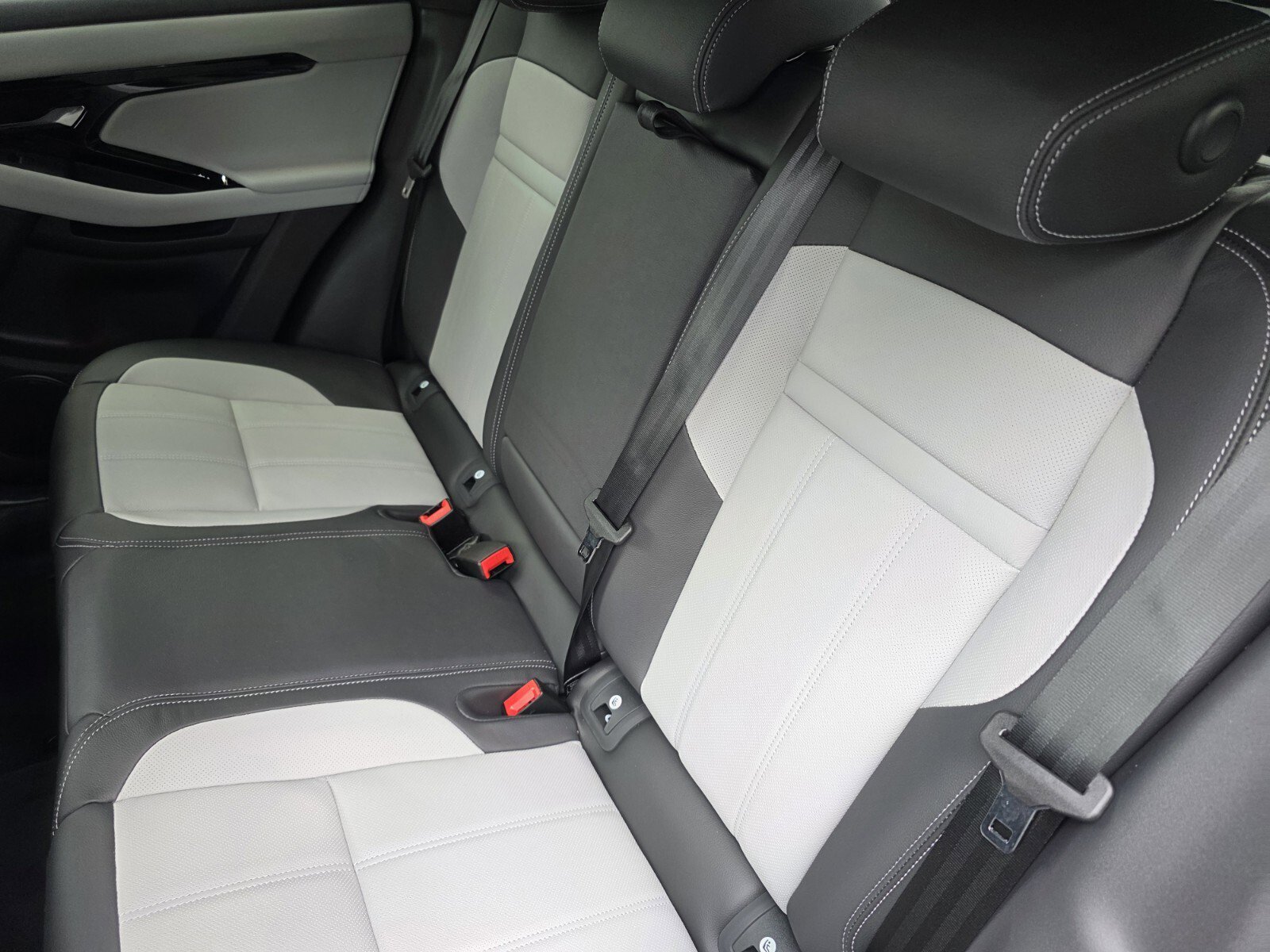 New 2026 Tribeca Blue Land Rover Hoxton Edition image 14
