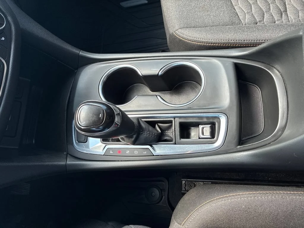 Used 2021 SILVER ICE METALLIC Chevrolet LT image 23