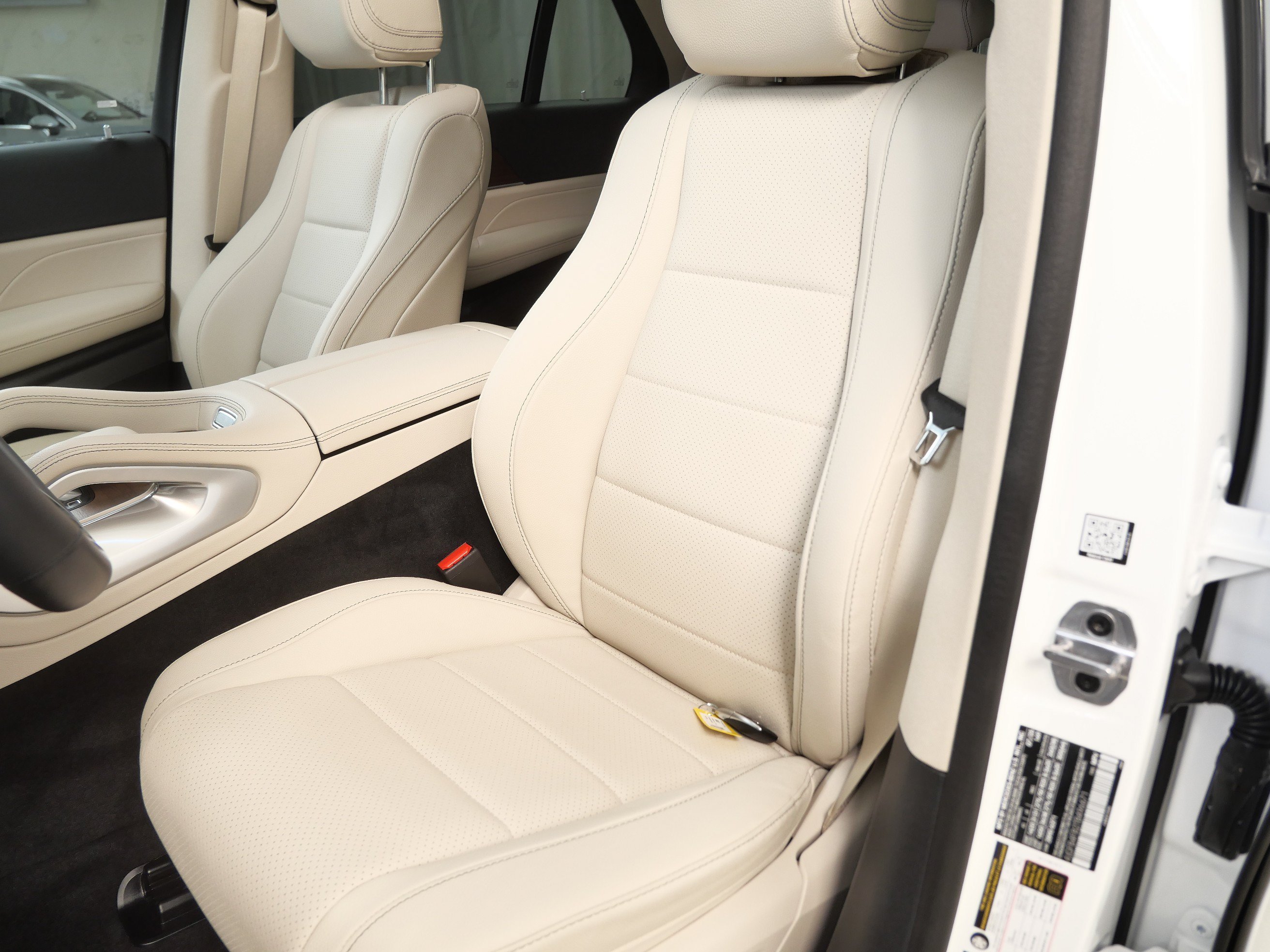 Certified Used 2026 Polar White Mercedes-Benz GLE 350 image 3