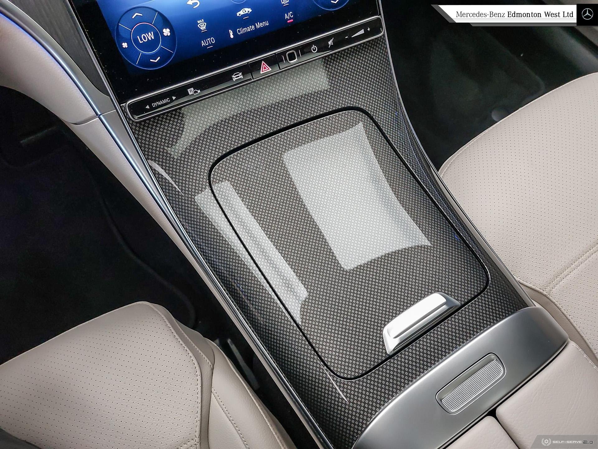 2025 Mercedes Benz C 300 4MATIC Sedan photo 3