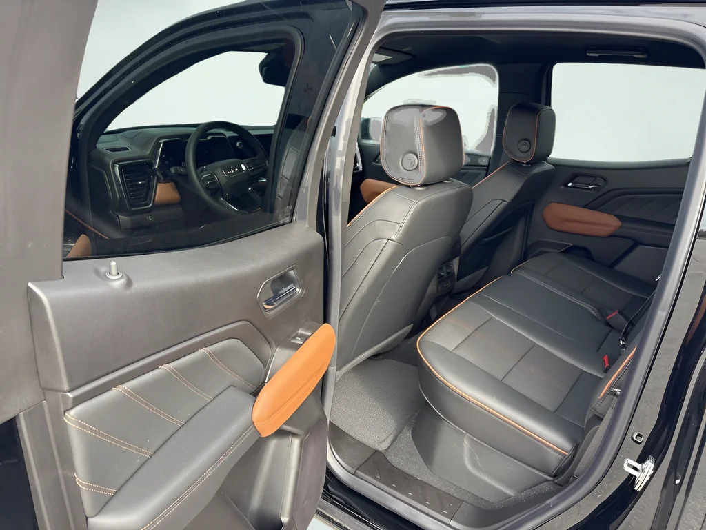 2026 GMC Canyon AT4 - Photo 9