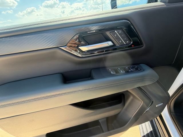 Used 2026 White GMC AT4 image 11