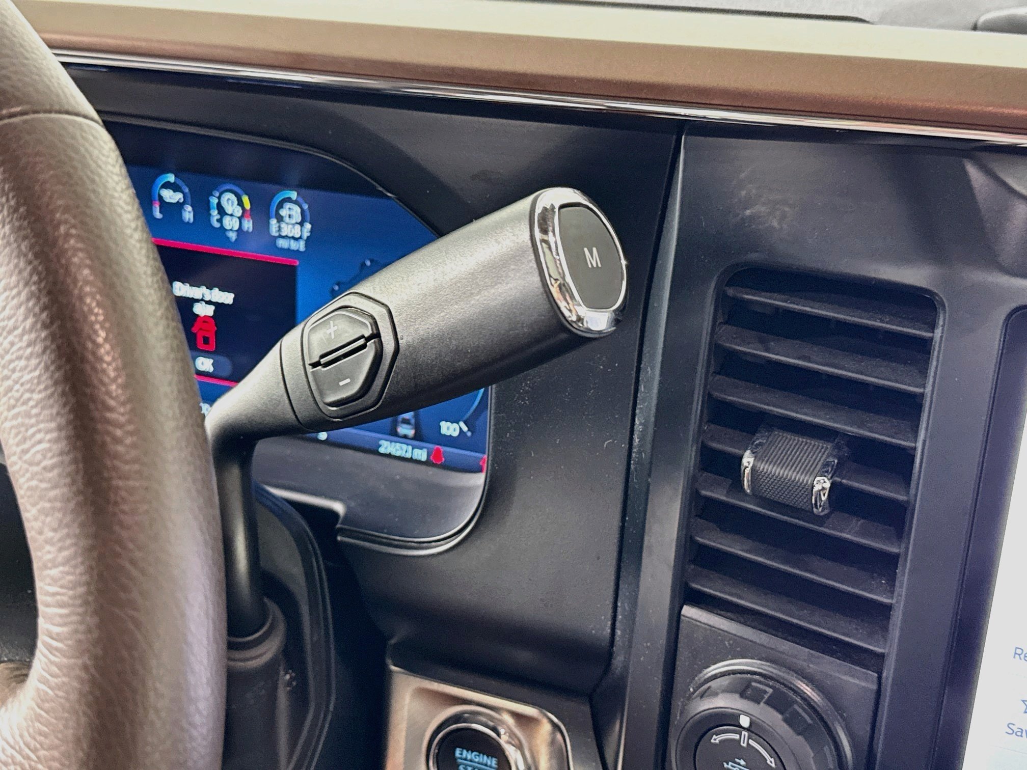 Used 2024  Ford King Ranch image 17