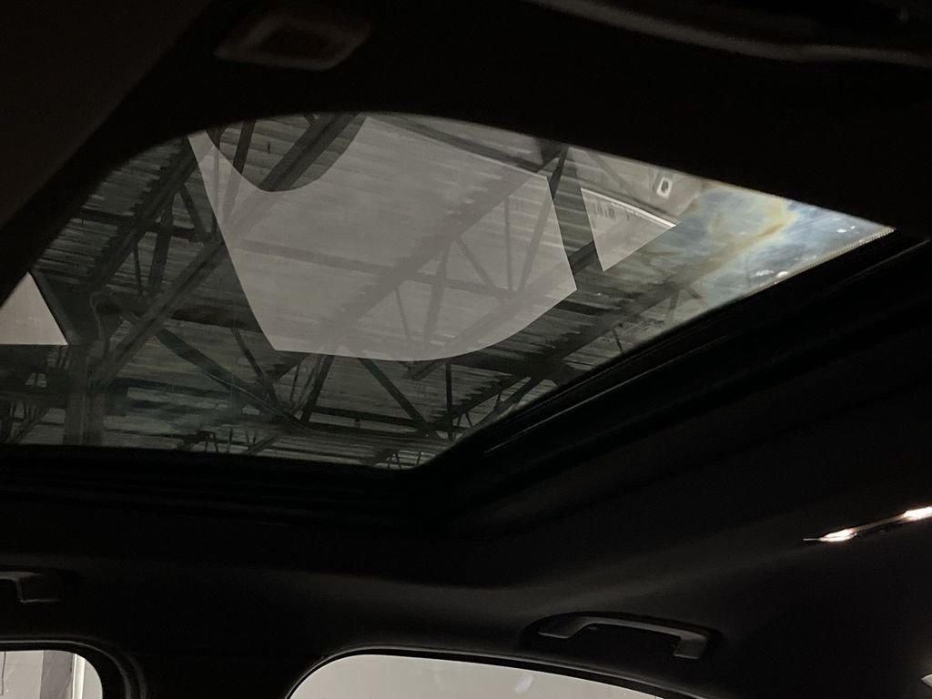 2025 BMW 3 Series 330i - Photo 22