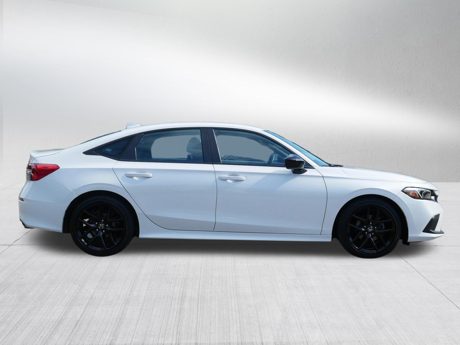 Used 2024 Platinum White Pearl Honda Sport image 8