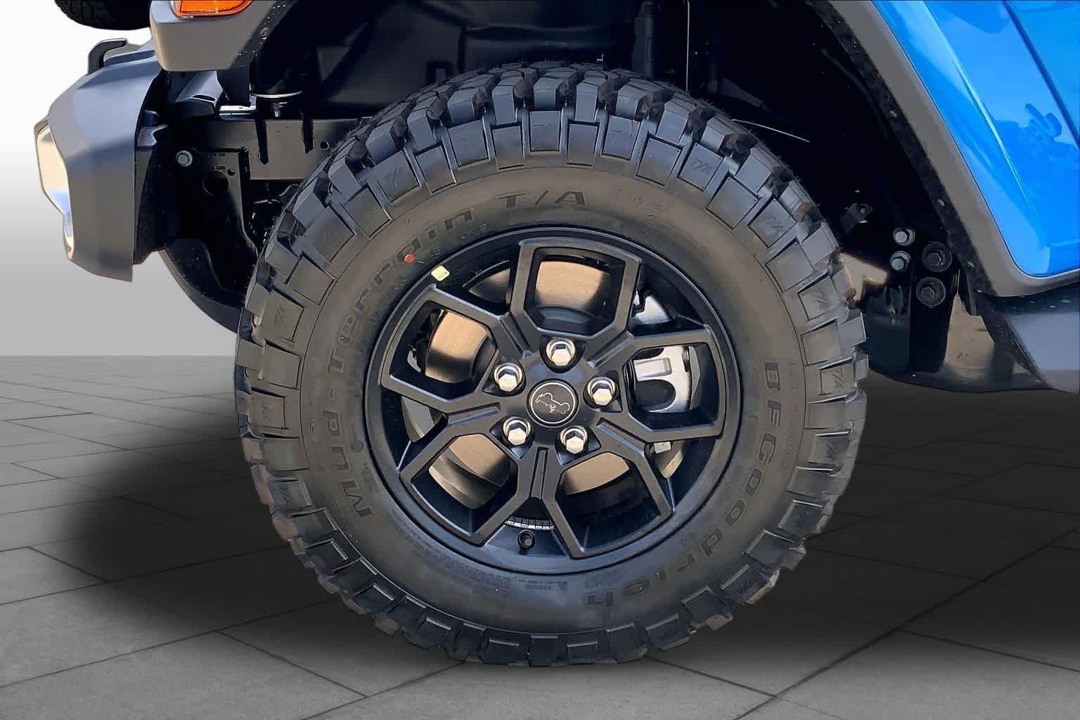 New 2026 Hydro Blue Pearl-Coat Exterior Paint Jeep Texas Trail image 11