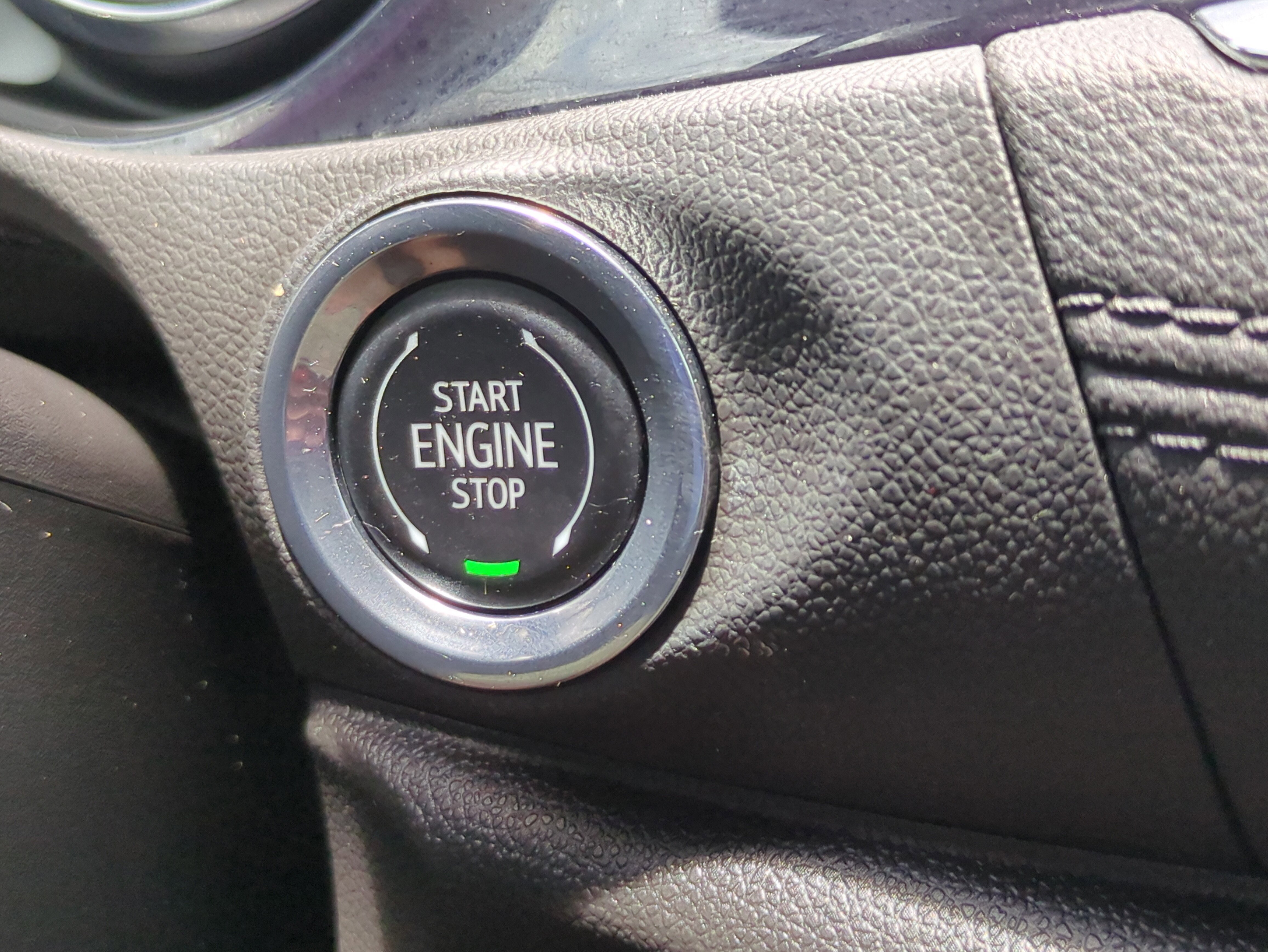 Used 2023 White Frost Tricoat Buick Essence image 34