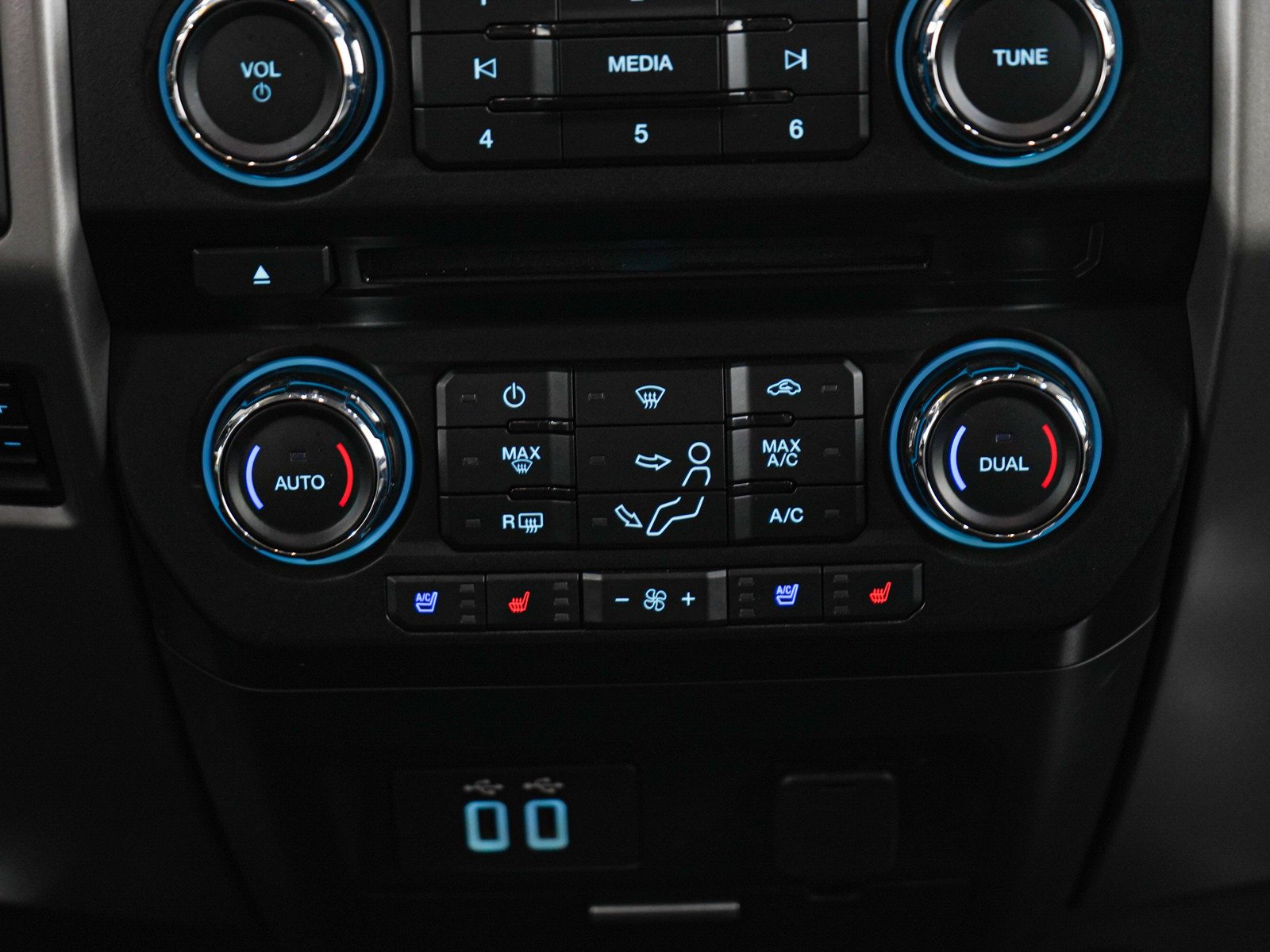 Used 2017 Black Ford Lariat image 19