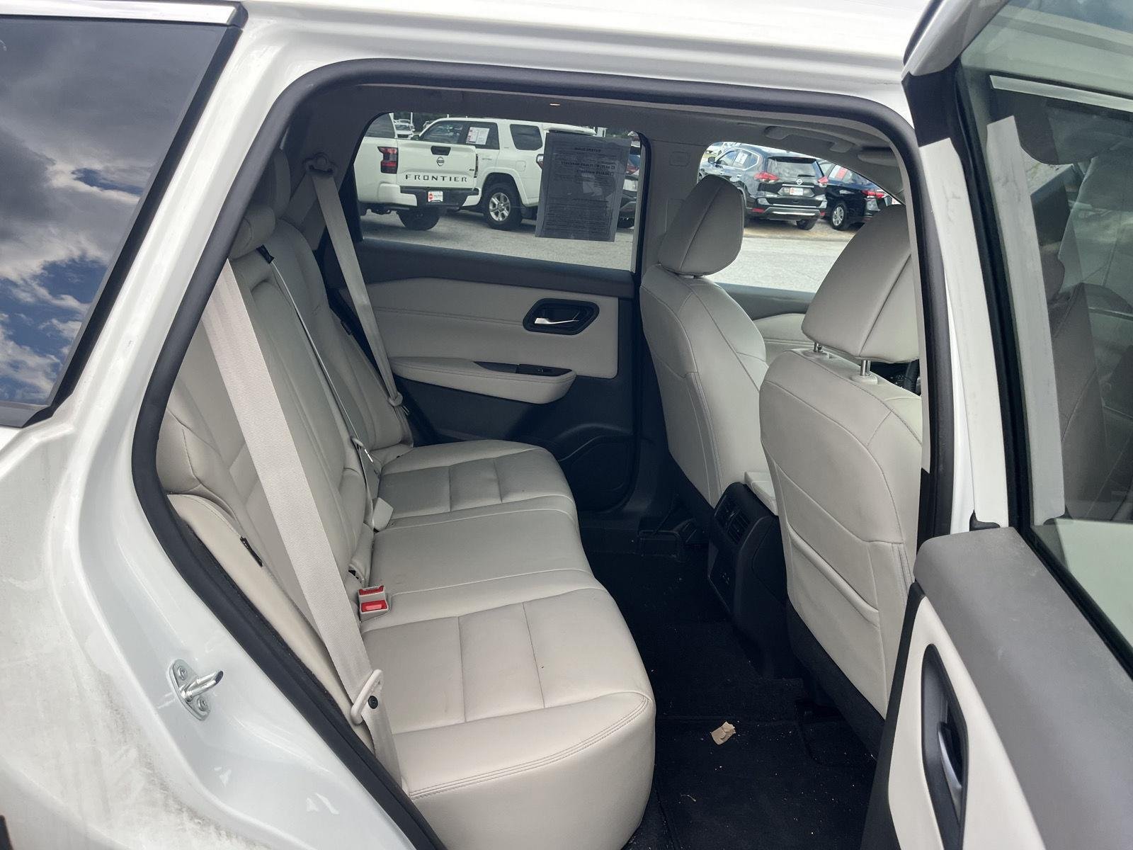 Used 2023 Pearl White Tricoat Nissan SL image 14