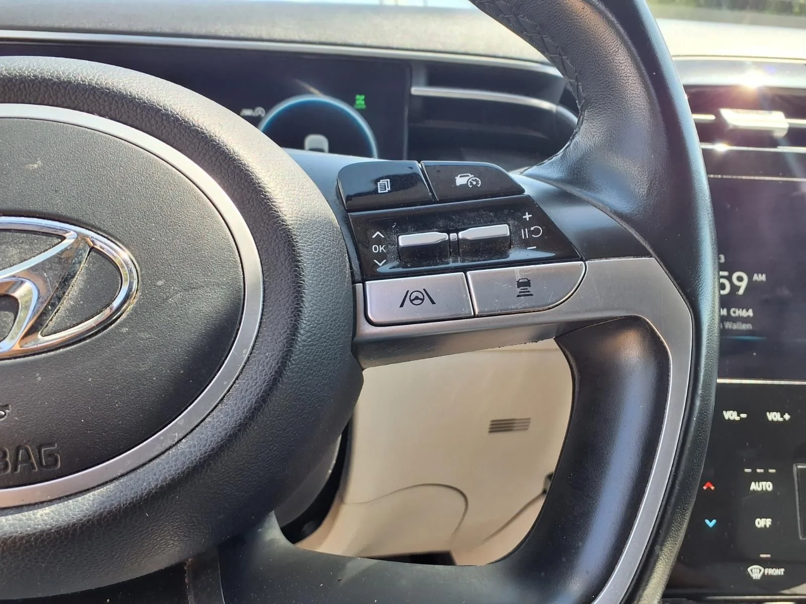Used 2024 Silver Hyundai SEL image 16