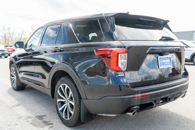 Used 2022 Black Ford ST-Line image 8