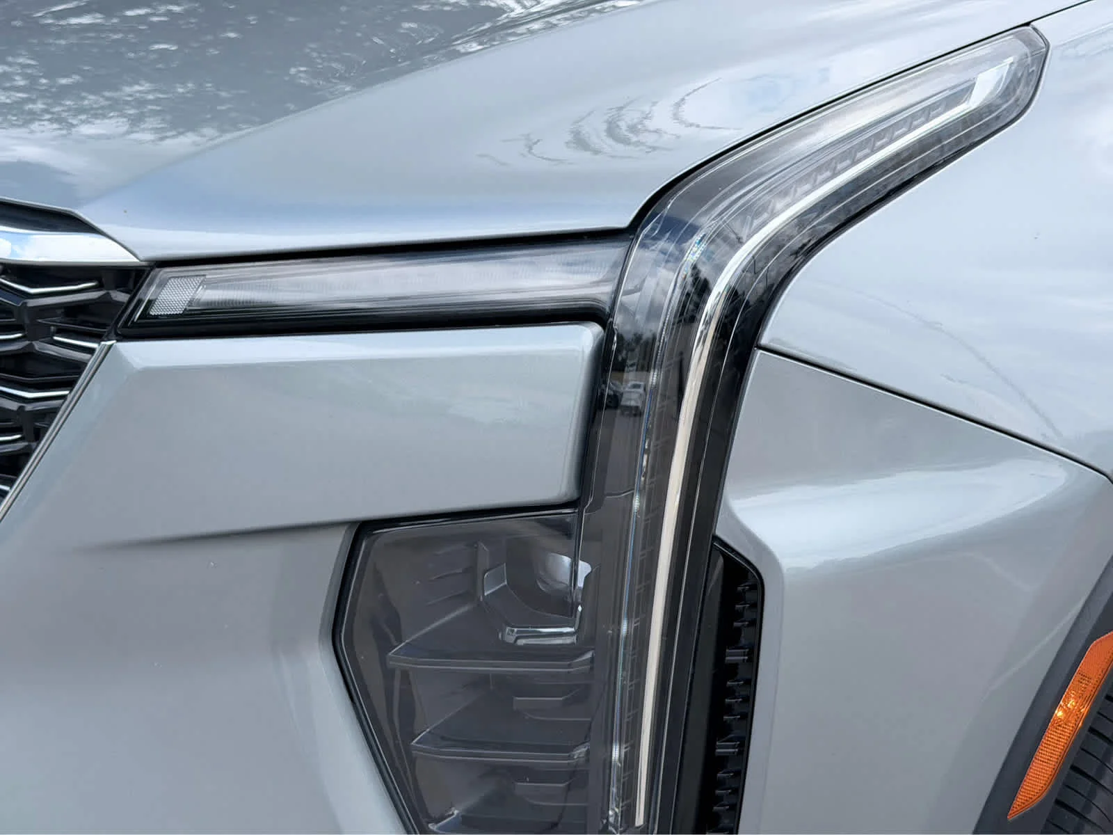 Used 2024 Argent Silver Metallic Cadillac Premium Luxury image 9