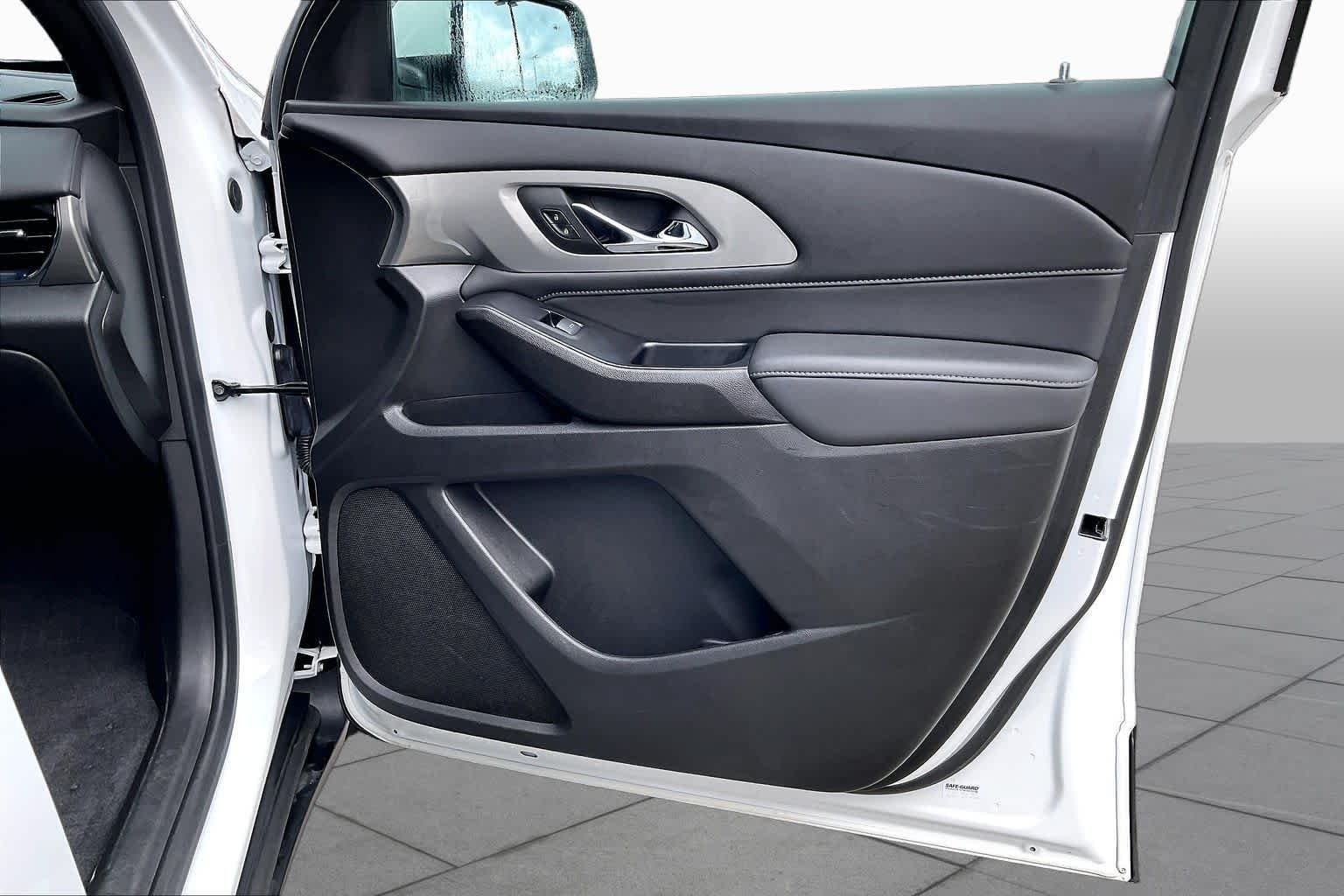 Used 2023 Summit White Chevrolet LT Cloth image 21