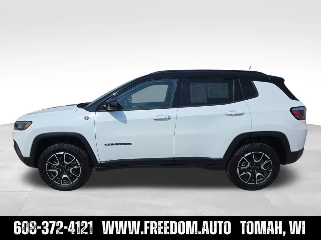 Used 2025 White Jeep Trailhawk image 3