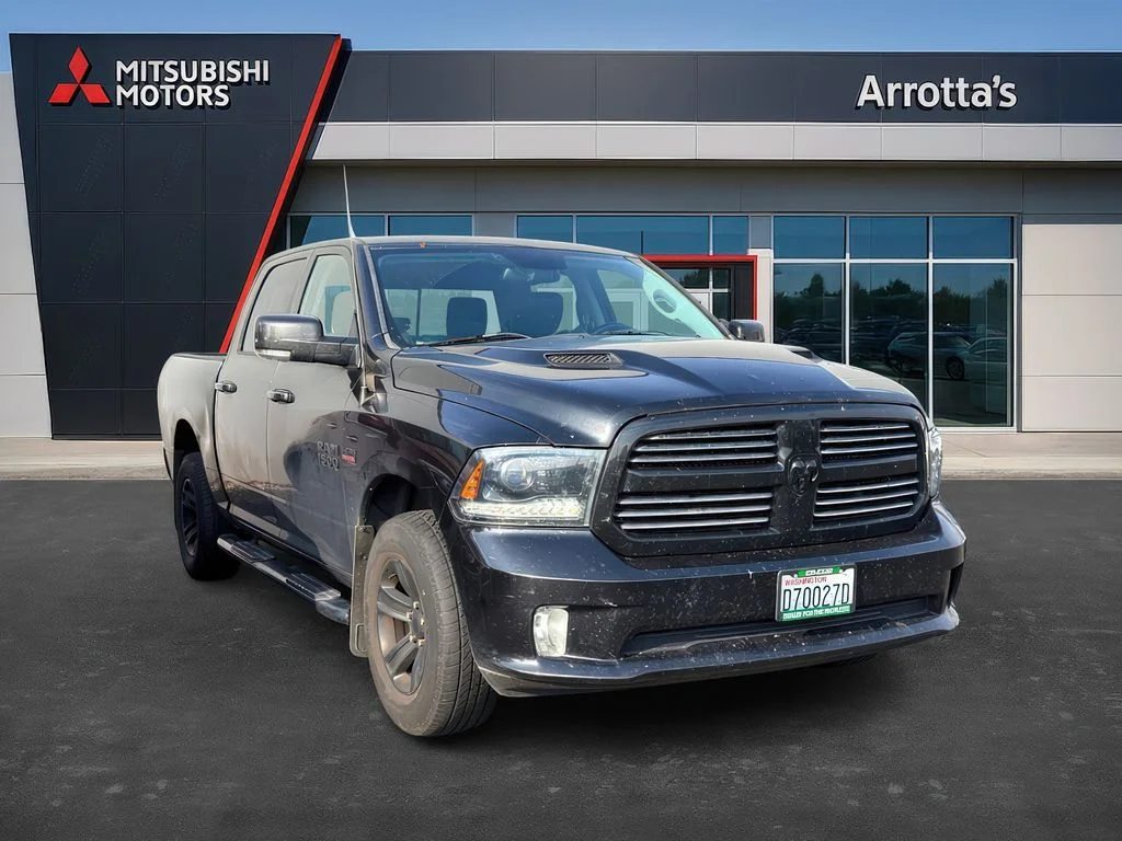 Used 2015 Brilliant Black Crystal Pearl Ram Sport image 4