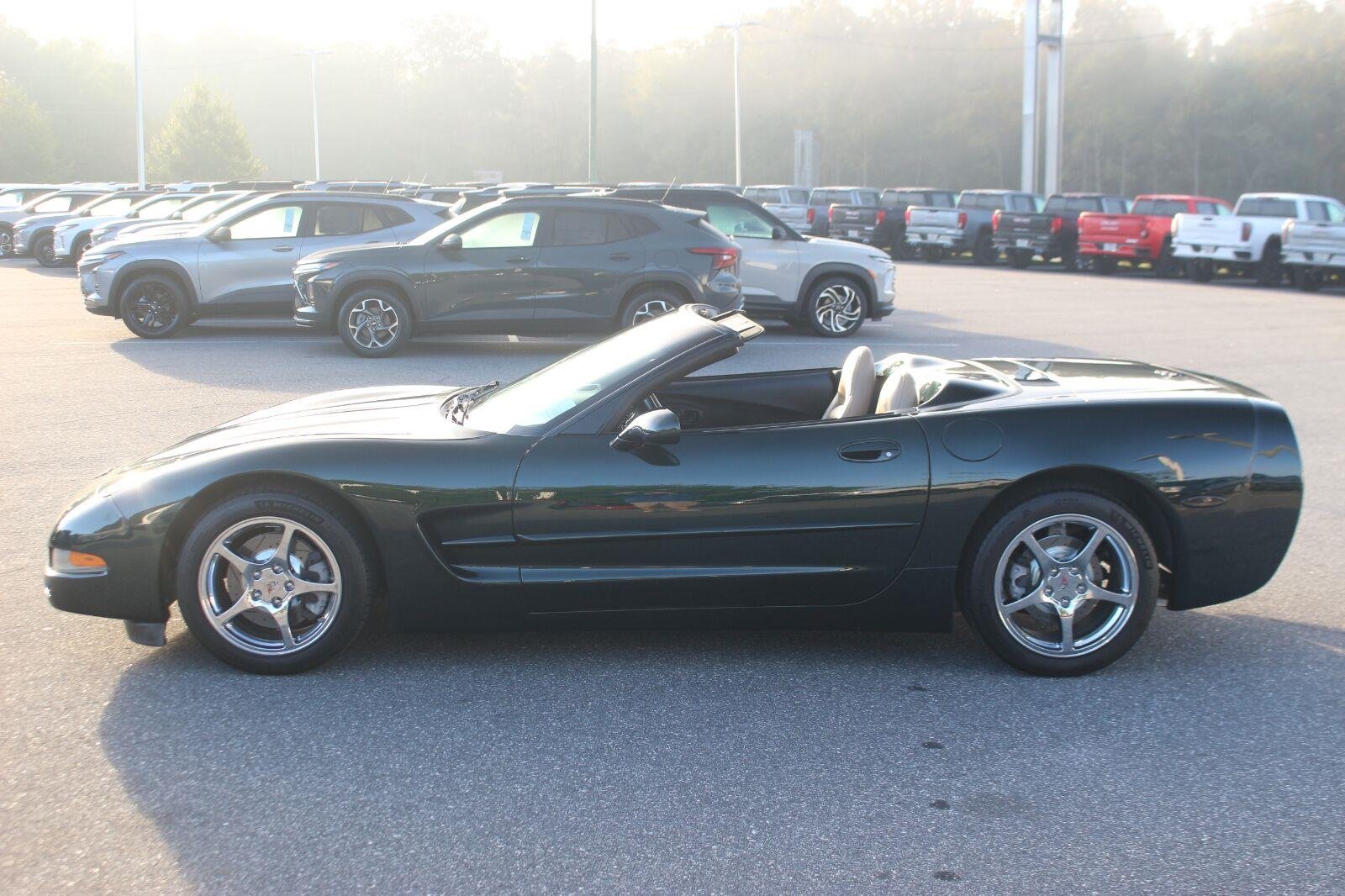 Used 2000 Bowling Green Metallic Chevrolet 2dr Convertible image 4