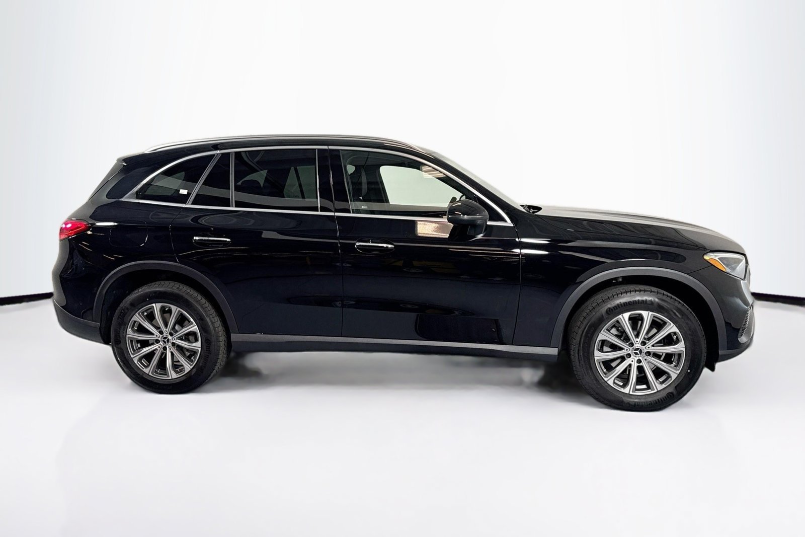 New 2026 Black Mercedes-Benz GLC 300 image 4
