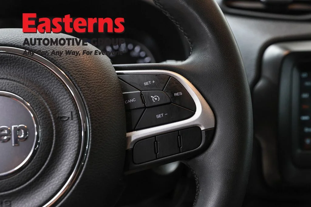 Used 2021 Red Jeep Latitude image 15