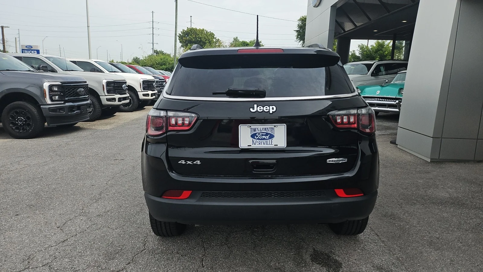 Used 2024 Black Jeep Latitude image 4