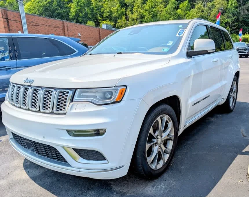 Used 2019 Ivory 3 Coat Jeep Summit image 3