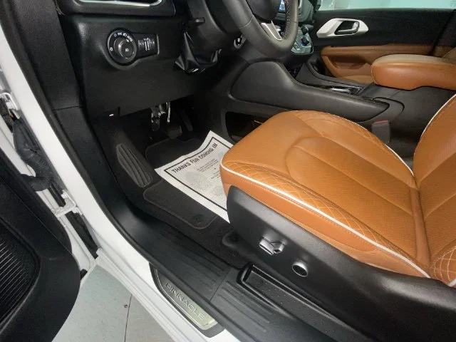 Used 2024 White Chrysler Pinnacle image 12