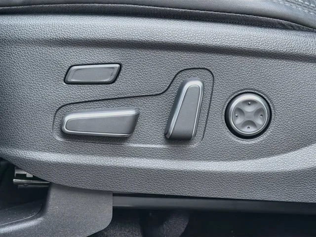 Used 2023 Shimmering Silver Hyundai Calligraphy image 25